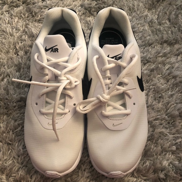 Nike Air Oketo Sneakers Black/White Size 8.5 - Picture 3 of 4